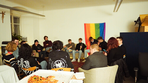 Bierbel Februar / Mona Pexa